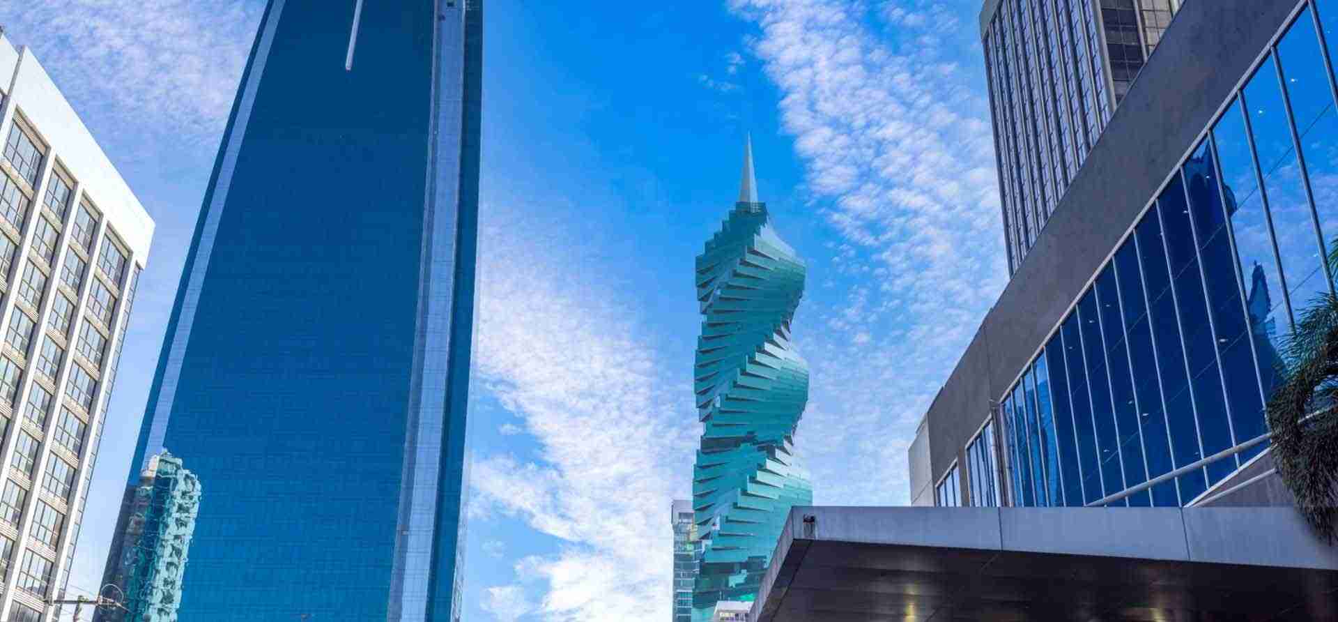 Guía rápida para obtener la residencia en Panamá a través de inversiones inmobiliarias